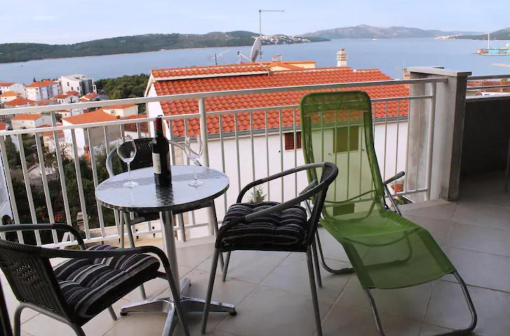 Apartment Mia - Spacious Apartment On 85 M2 With Beautiful Sea View Trogir Exteriér fotografie