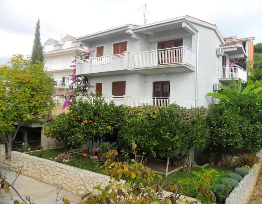 Apartment Mia - Spacious Apartment On 85 M2 With Beautiful Sea View Trogir Exteriér fotografie