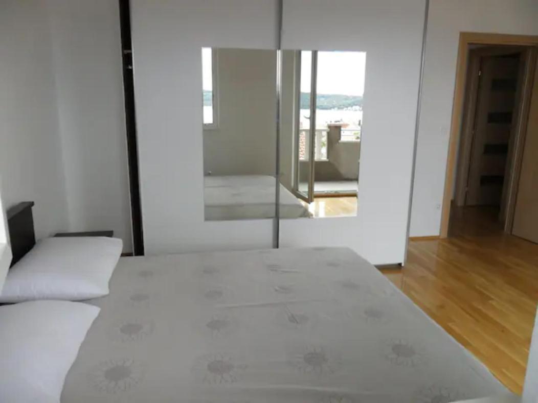 Apartment Mia - Spacious Apartment On 85 M2 With Beautiful Sea View Trogir Exteriér fotografie