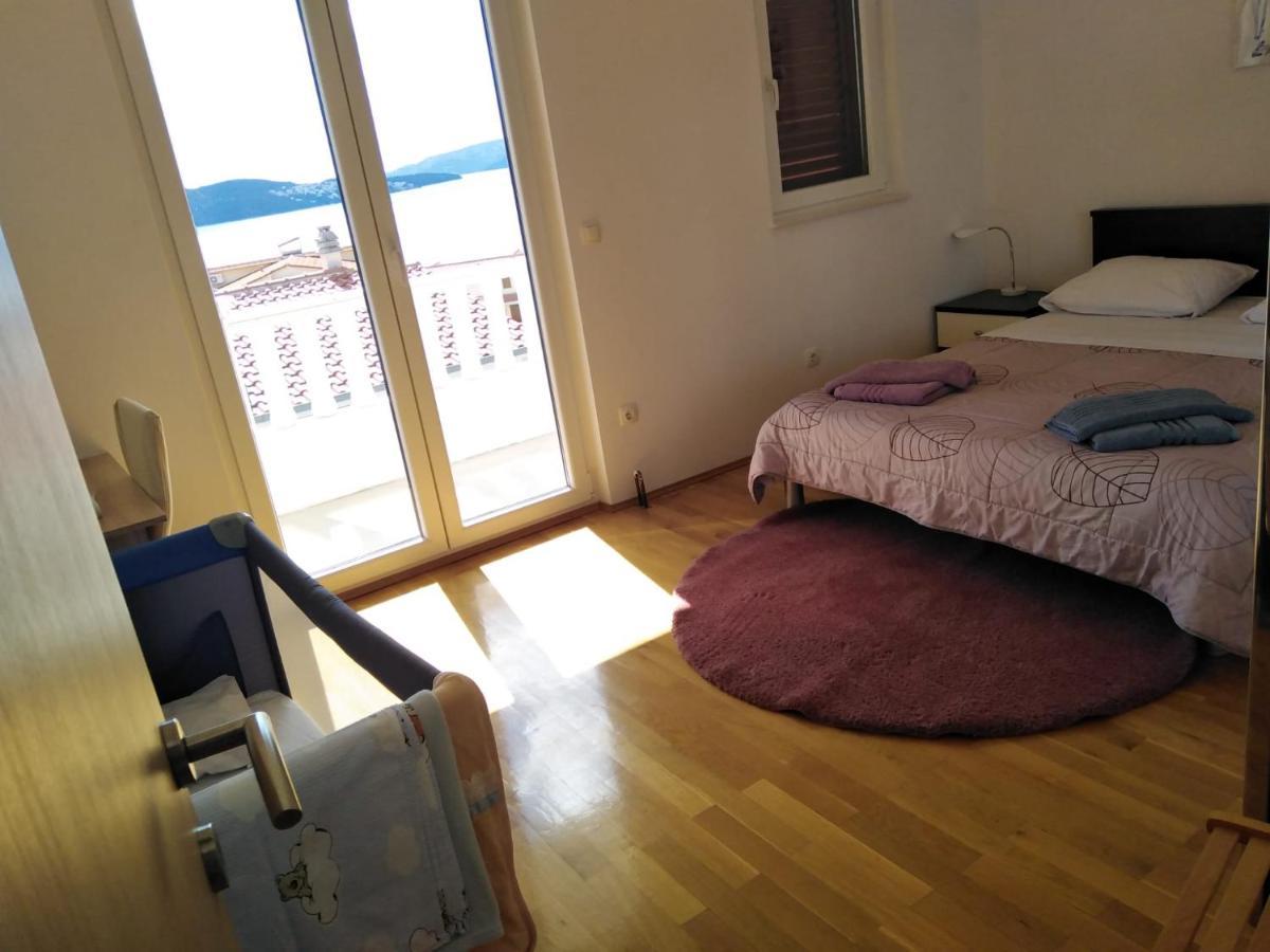 Apartment Mia - Spacious Apartment On 85 M2 With Beautiful Sea View Trogir Exteriér fotografie