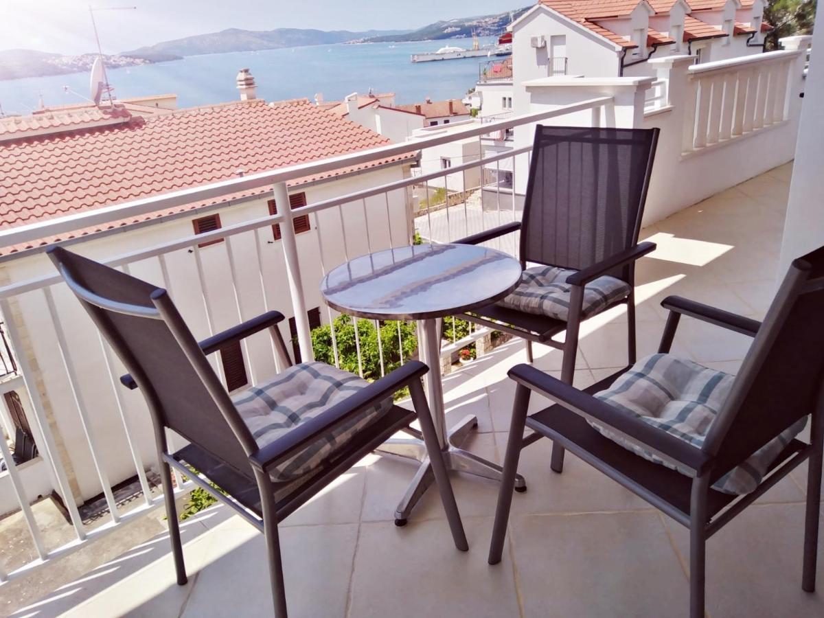 Apartment Mia - Spacious Apartment On 85 M2 With Beautiful Sea View Trogir Exteriér fotografie