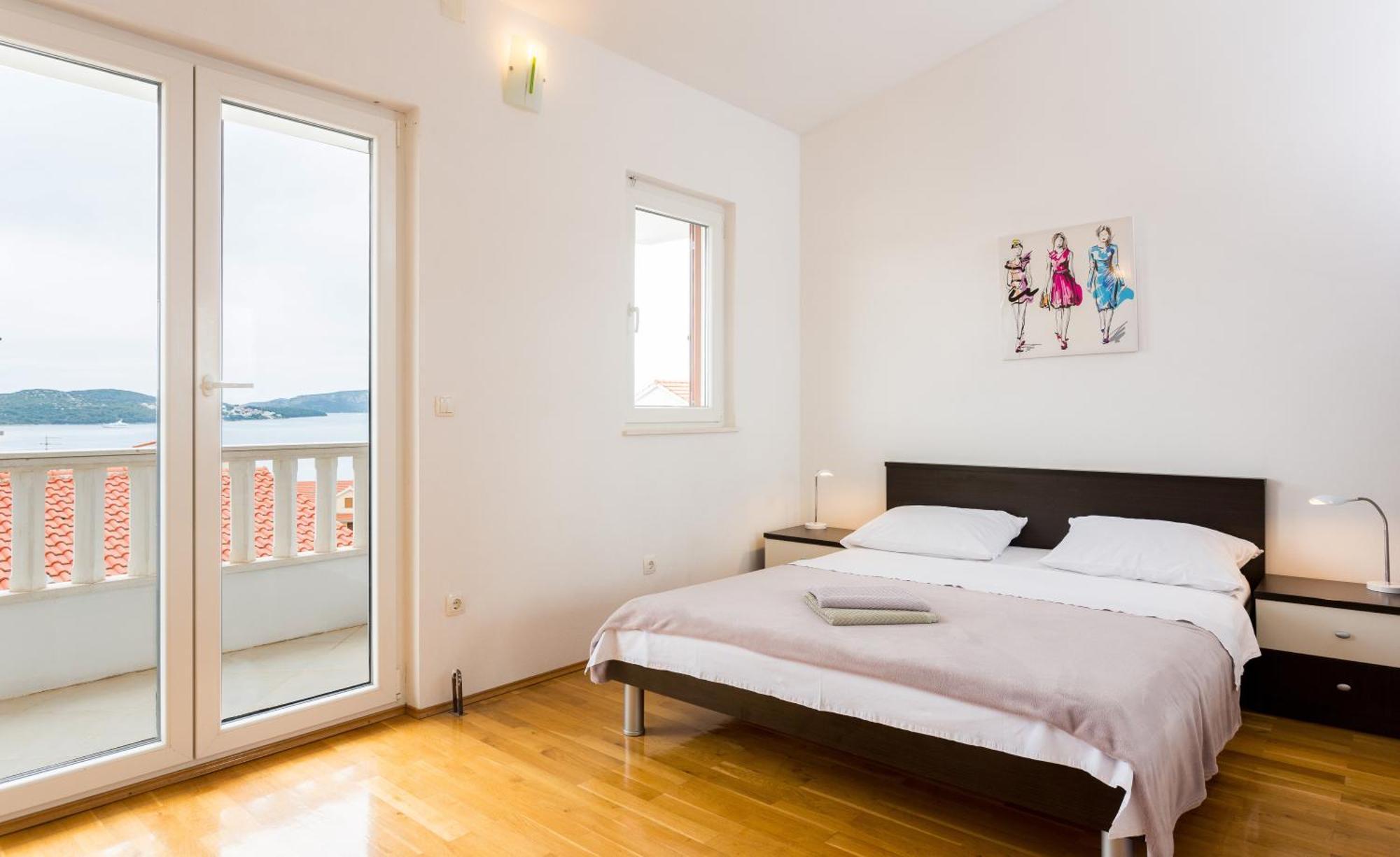 Apartment Mia - Spacious Apartment On 85 M2 With Beautiful Sea View Trogir Exteriér fotografie